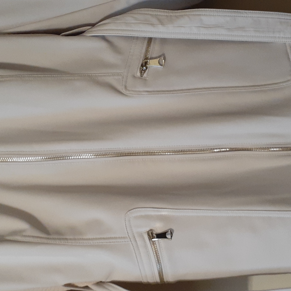Jacket - Picture 3 of 4
